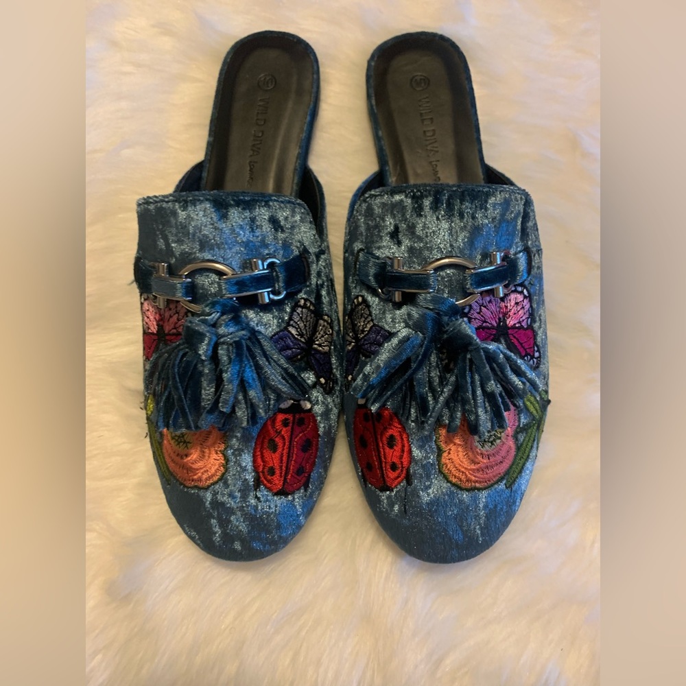 Wild Diva Size 10 Women’s Flats Sandals NWOT